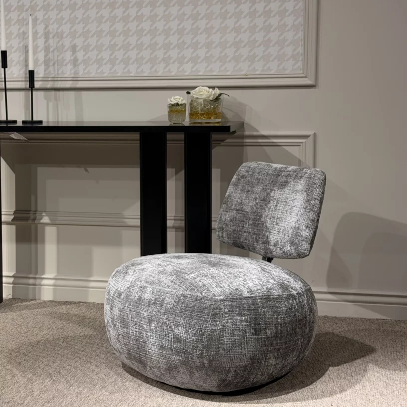 Крісло , River stone charm