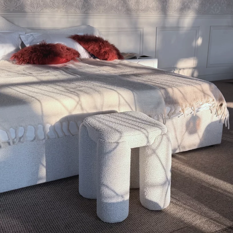 Пуф , Swan feather