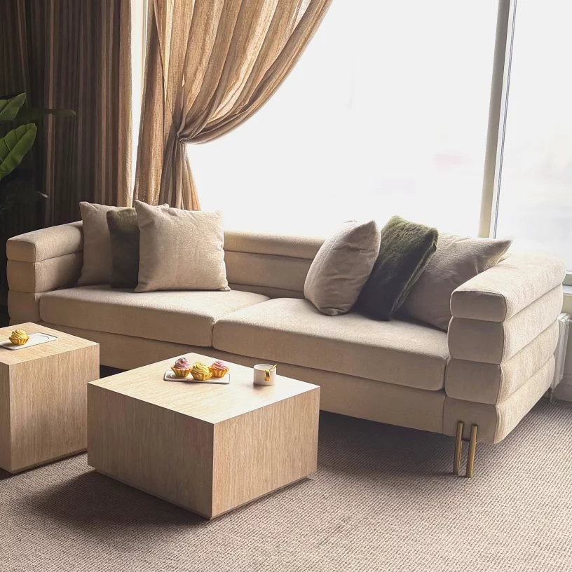 Диван 3-місний, Wheat relief gold feet